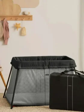 Babybjorn Travel Crib Light and Fitted Sheet Bundle Pack