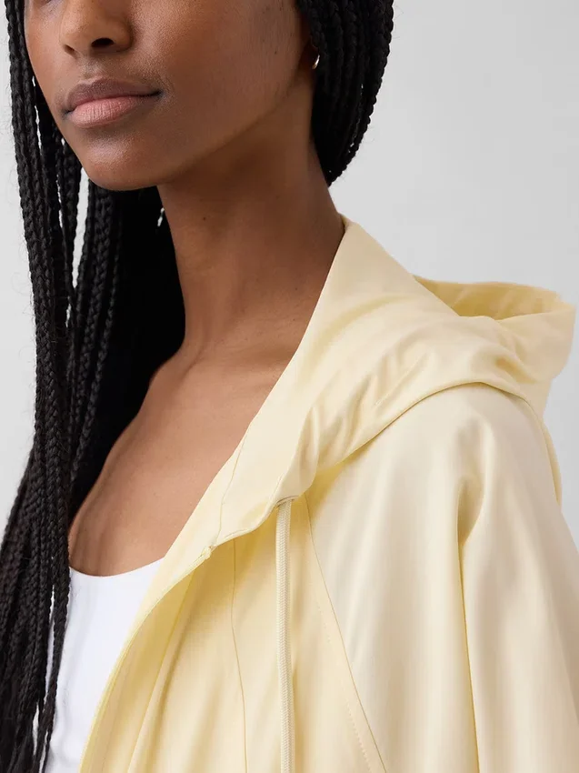 Gapfit Tech Windbreaker