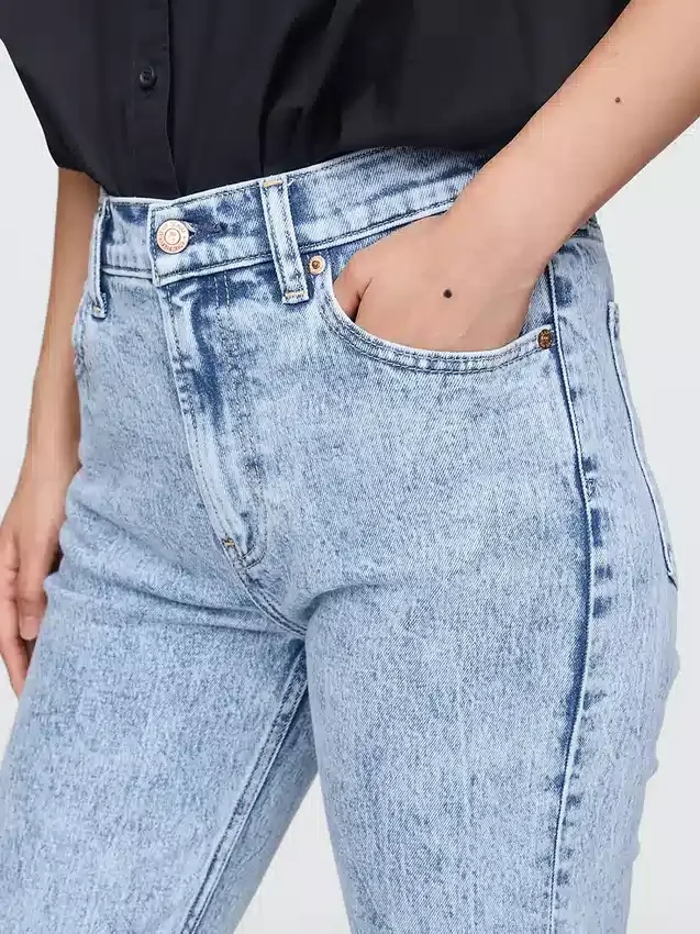 High Rise '90S Slim Straight Jeans