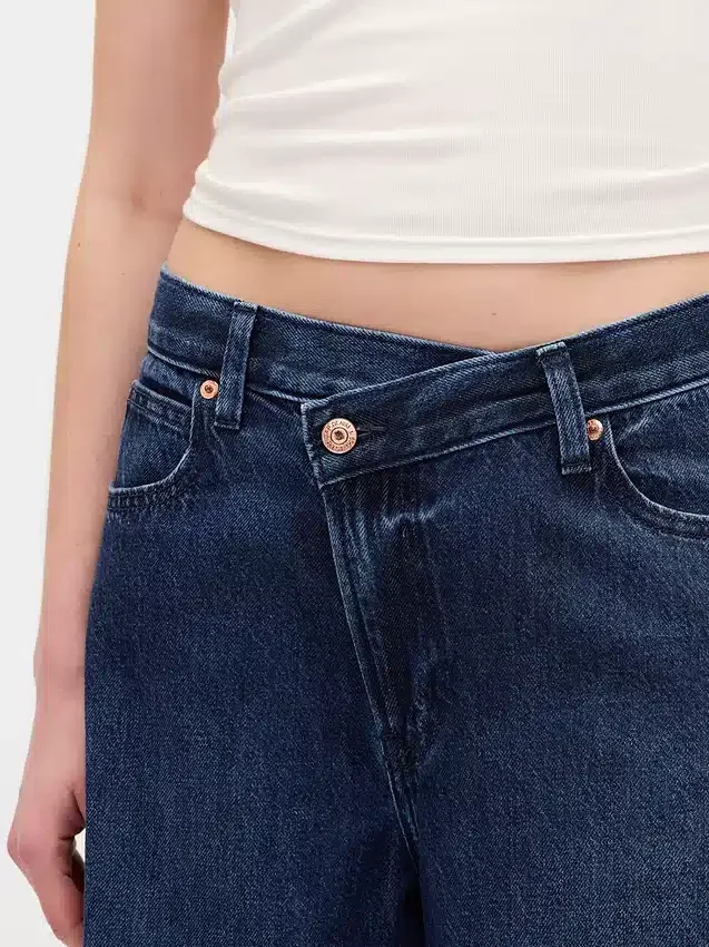 High Rise Ultrasoft Crossover Horseshoe Jeans