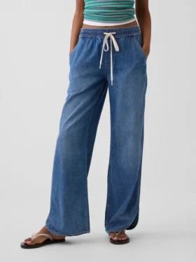 Low Rise Ultrasoft ’90S Loose Easy Dolphin-Hem Jeans