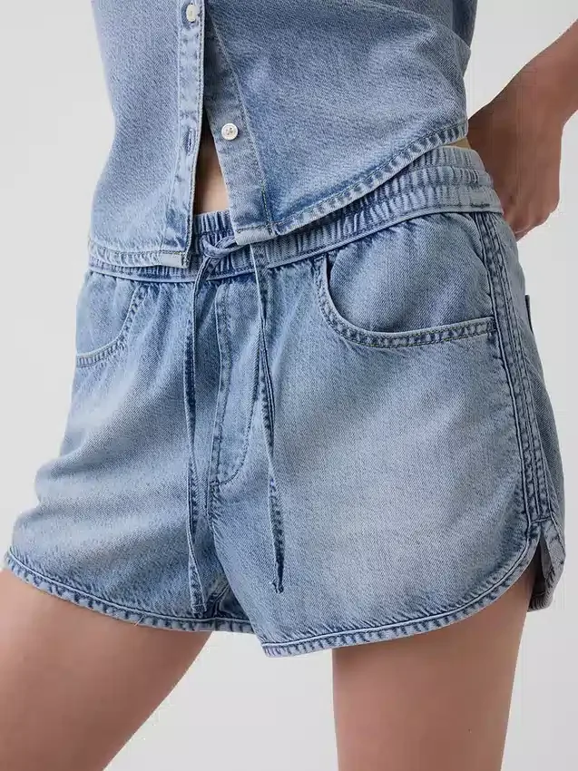 Mid Rise Ultrasoft Denim Easy Dolphin Shorts
